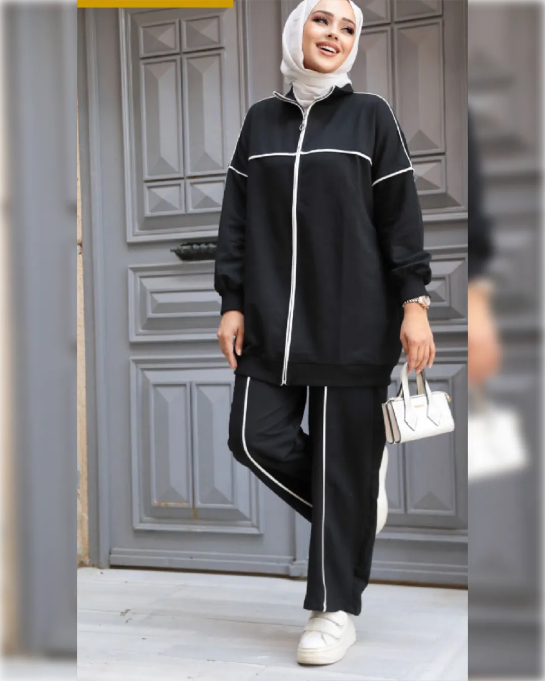 Cozy Cotton Sportswear of 2-Pieces in Black Shade بدله رياضية  دافئة من قطعتين باللون الأسود الجميل