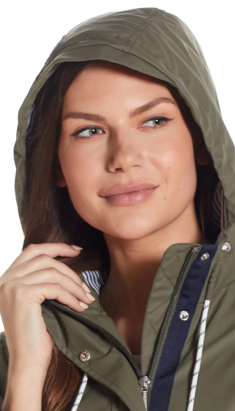 HOODED RAIN SLICKER