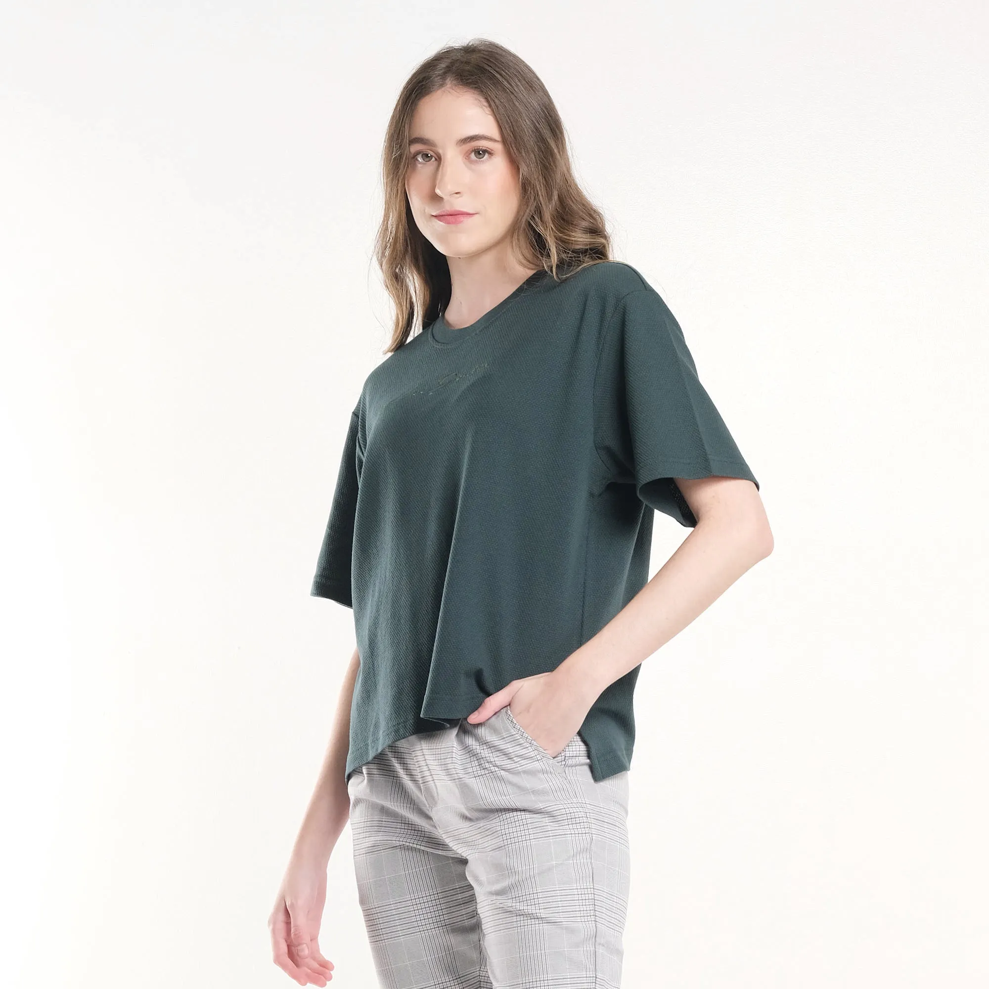 WOMENS LOOSE TOP WITH SCRIPT EMBRO